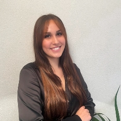 "Marta Fernández Álvarez"